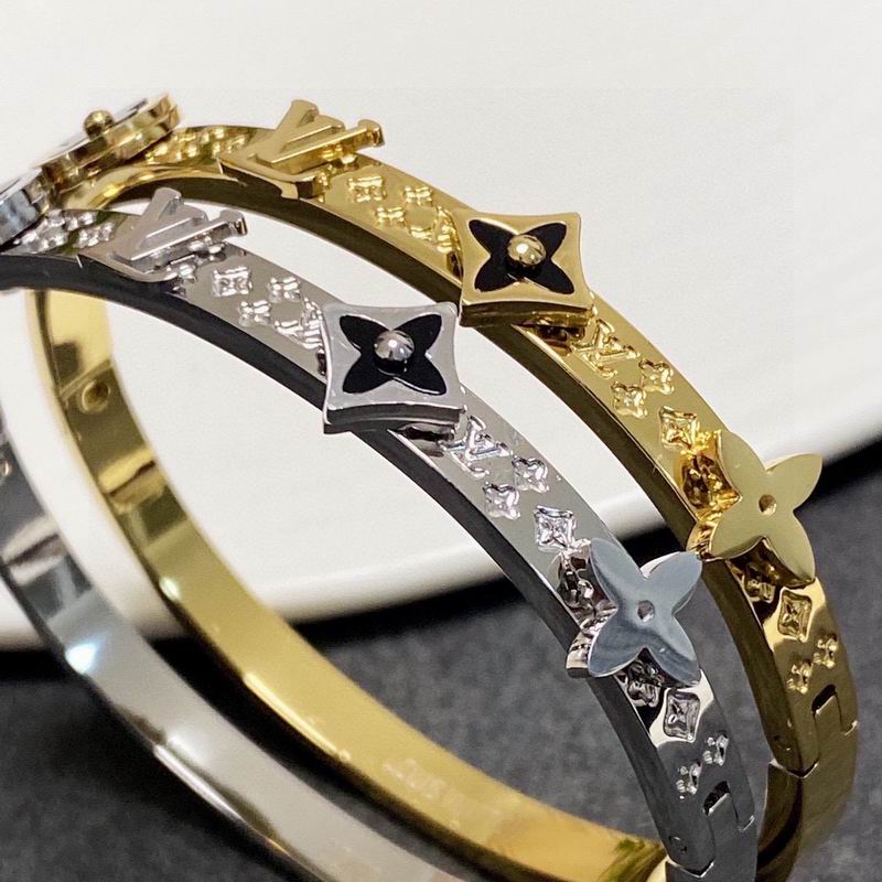 LV Bracelet 02lyr118